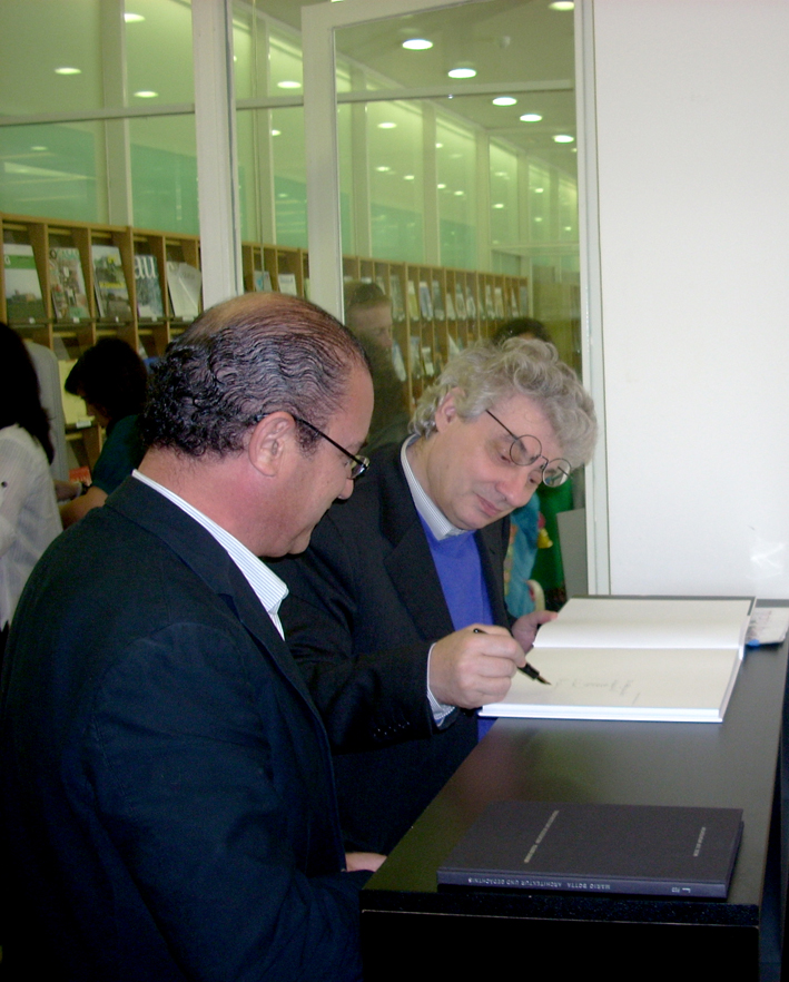 Mario Botta en la biblioteca